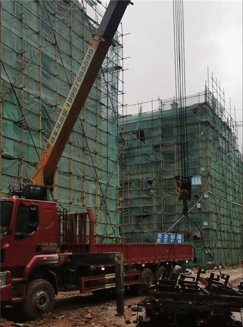 平乐县“慢工细活”—— 吊车的 “微动控制” 技术